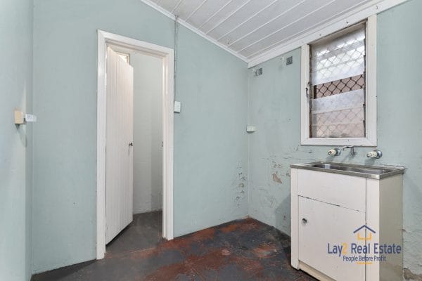 365 Crawford Road Inglewood WA 6052 Antiquated Brick Bungalow Needs Love! - Image 13