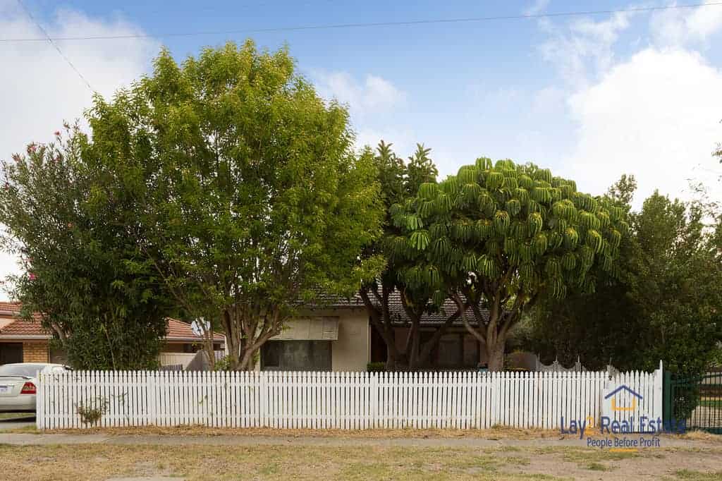 Real Estate Inglewood Crawford Rd No. 365 for sale by Lay2 Real Estate.