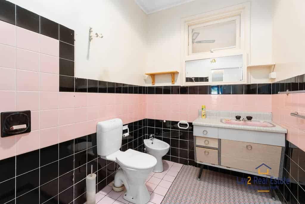 60 Railway Parade Bayswater WA 6053. Large 1006sqm Block. Big 1960's Home + Development Potential - Image 13