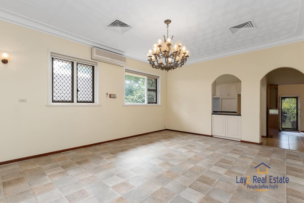 60 Railway Parade Bayswater WA 6053. Large 1006sqm Block. Big 1960's Home + Development Potential - Image 9