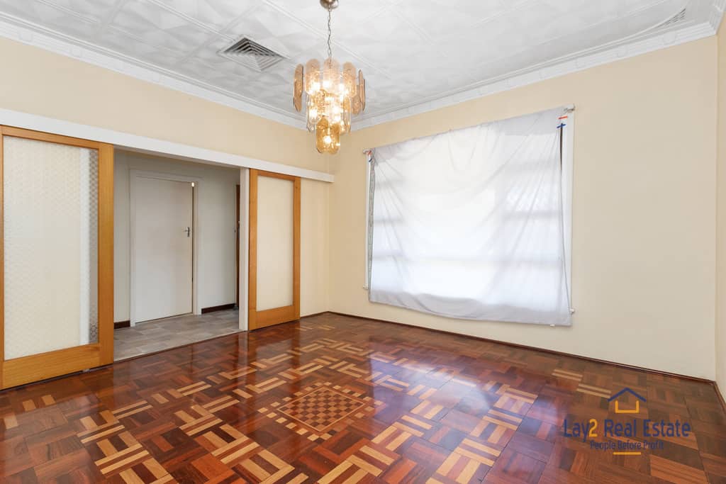 60 Railway Parade Bayswater WA 6053. Large 1006sqm Block. Big 1960's Home + Development Potential - Image 10