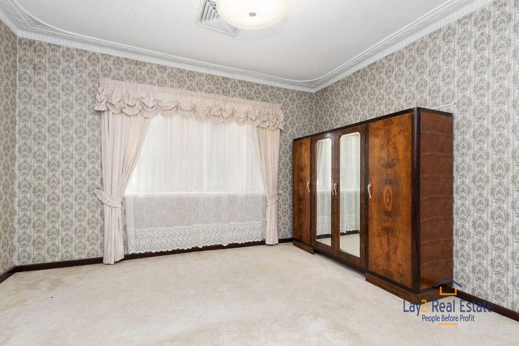 60 Railway Parade Bayswater WA 6053. Large 1006sqm Block. Big 1960's Home + Development Potential - Image 12