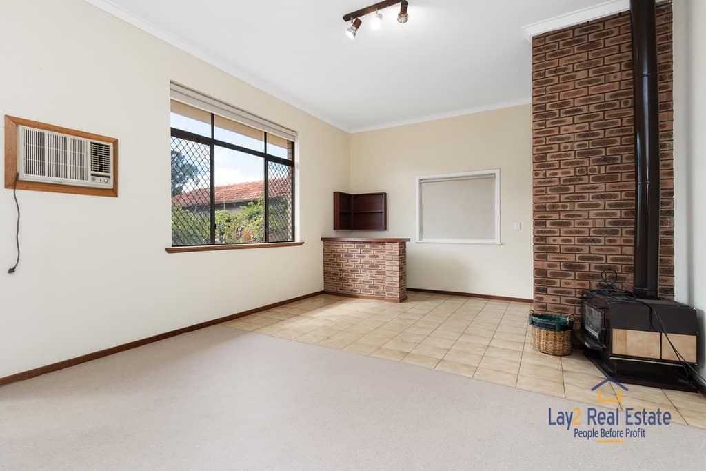 60 Railway Parade Bayswater WA 6053. Large 1006sqm Block. Big 1960's Home + Development Potential - Image 11