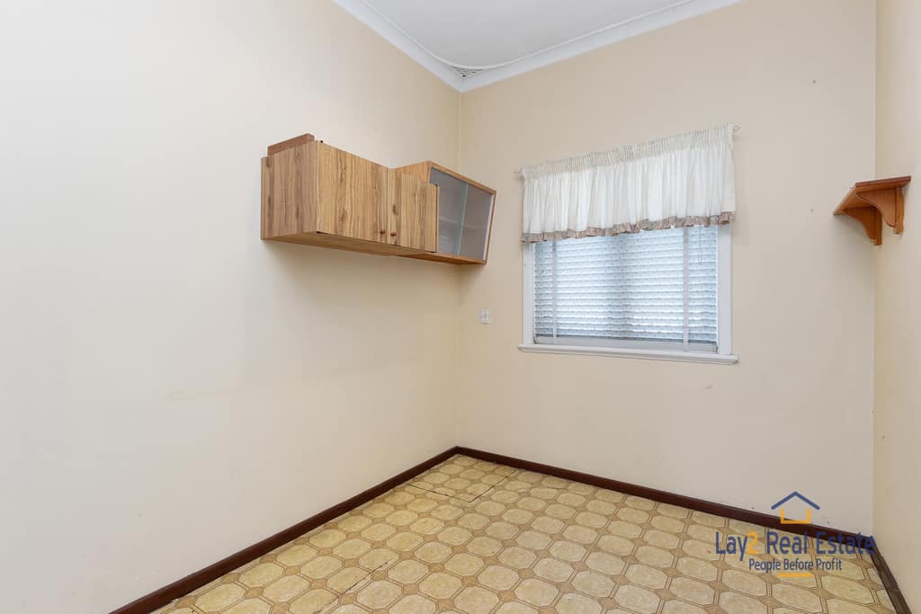 60 Railway Parade Bayswater WA 6053. Large 1006sqm Block. Big 1960's Home + Development Potential - Image 17