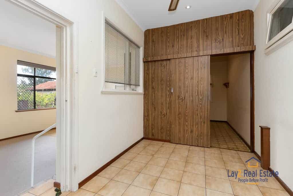 60 Railway Parade Bayswater WA 6053. Large 1006sqm Block. Big 1960's Home + Development Potential - Image 16
