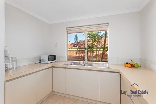 3/2 Raleigh Road Bayswater WA 6053 Modern 3 Bedroom Villa in Small Group - Image 11