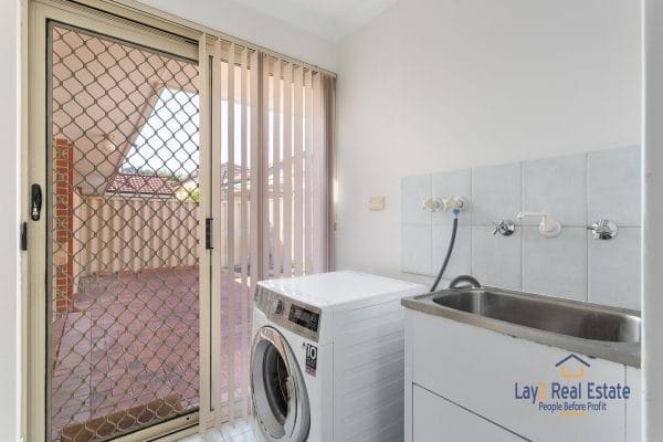 3/2 Raleigh Road Bayswater WA 6053 Modern 3 Bedroom Villa in Small Group - Image 12