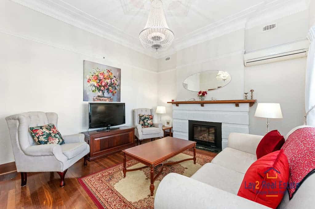 33 Roberts Street Bayswater WA 6053. Extended 1940's Classic Brick and Tile Character Residence - Image 6