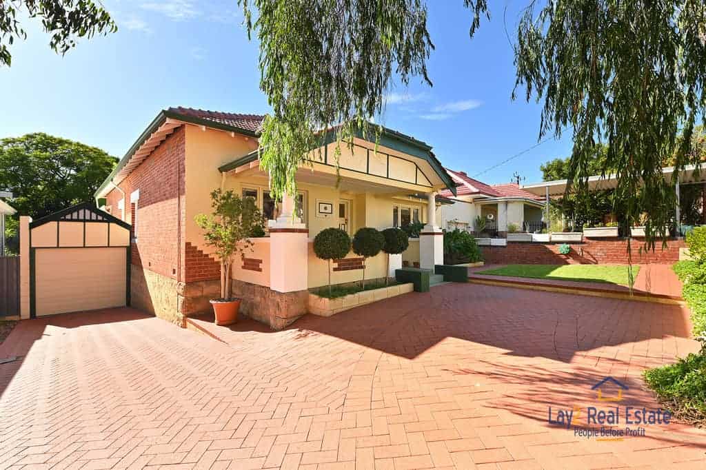 33 Roberts Street Bayswater WA 6053. Extended 1940's Classic Brick and
