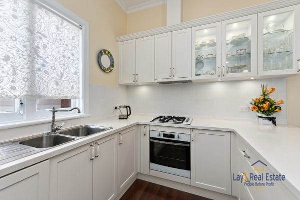 33 Roberts Street Bayswater WA 6053. Extended 1940's Classic Brick and Tile Character Residence - Image 11