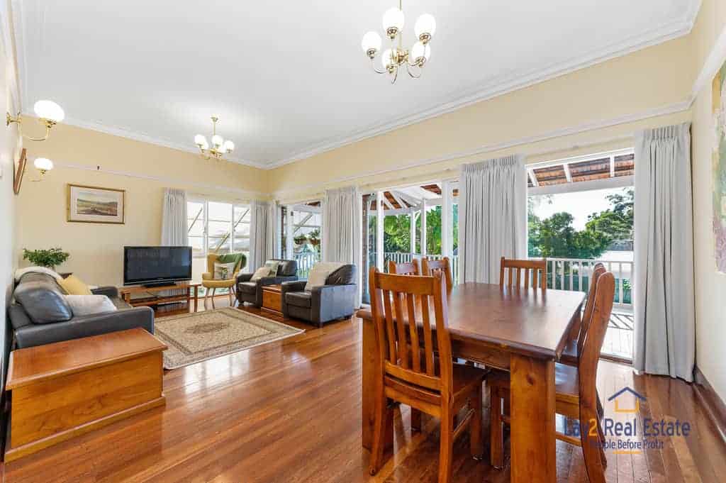 33 Roberts Street Bayswater WA 6053. Extended 1940's Classic Brick and Tile Character Residence - Image 18