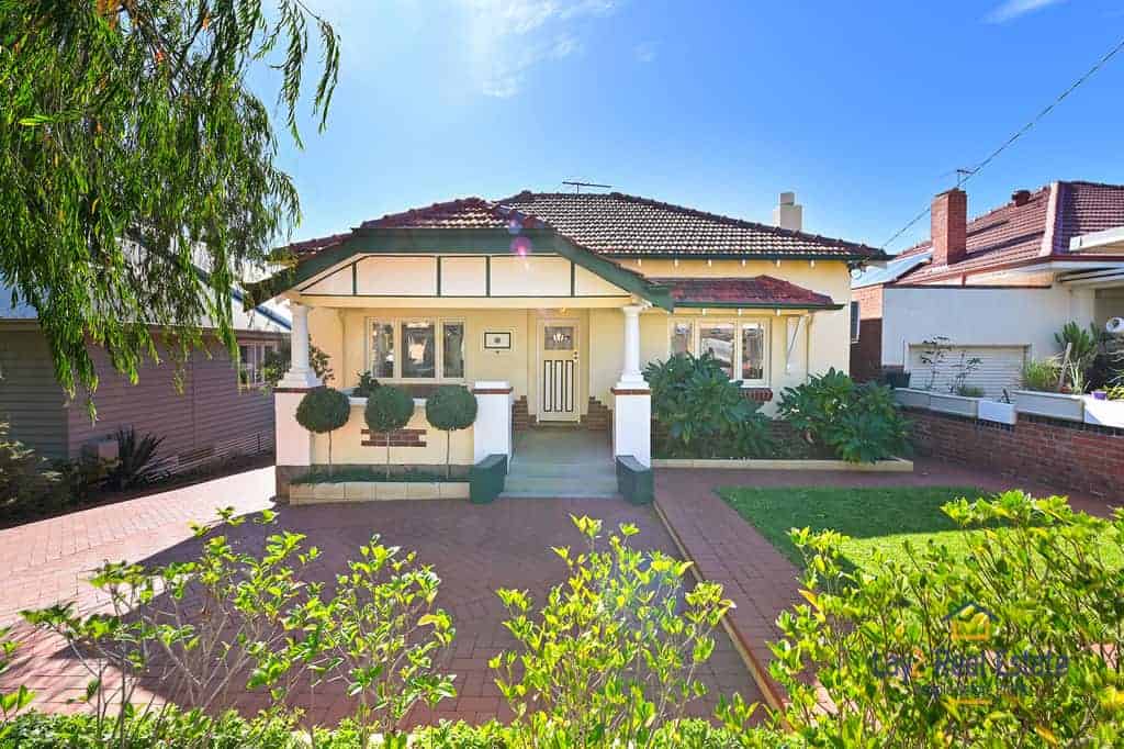 33 Roberts Street Bayswater WA 6053. Extended 1940's Classic Brick and Tile Character Residence - Image 4