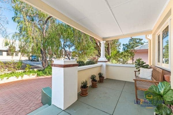 33 Roberts Street Bayswater WA 6053. Extended 1940's Classic Brick and Tile Character Residence - Image 5