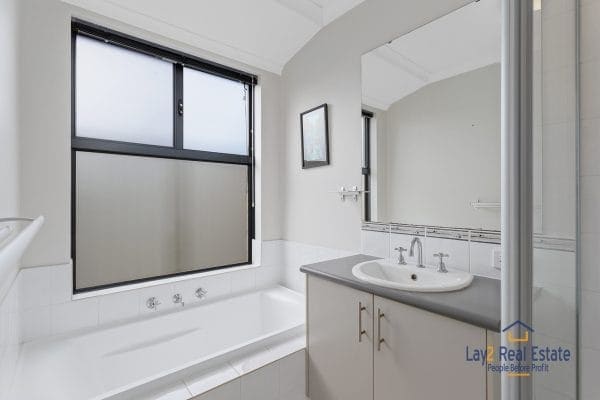 6A Warren Avenue Bayswater WA 6053 Beautifully Presented Green Title Home on 455sqm - Image 13