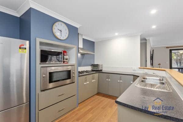 Beautifully presented Home Bayswater - kitchen image