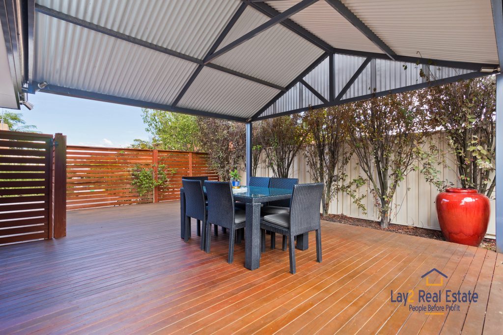 Beautifully presented property Bayswater - out door area rear deck image
