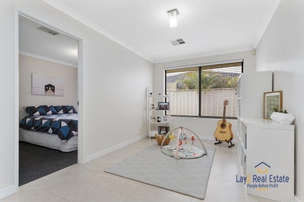 33 Katanning Street Bayswater WA 6053. Spacious 4 Bed 2 Bath Family Home on 493sqm Block. - Image 7