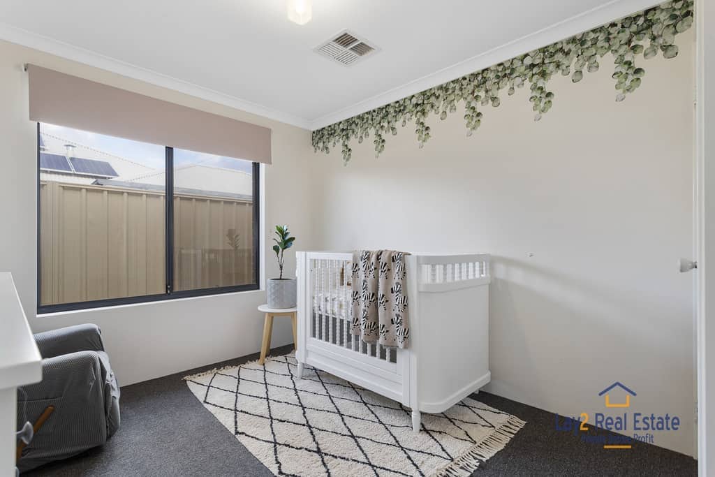33 Katanning Street Bayswater WA 6053. Spacious 4 Bed 2 Bath Family Home on 493sqm Block. - Image 12