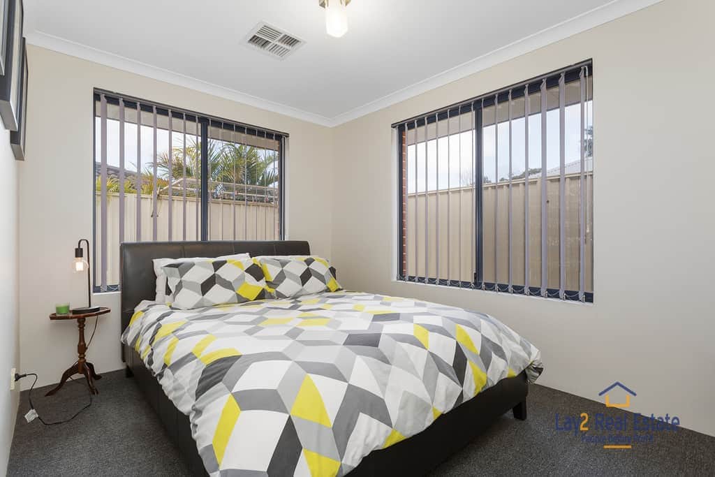 33 Katanning Street Bayswater WA 6053. Spacious 4 Bed 2 Bath Family Home on 493sqm Block. - Image 11