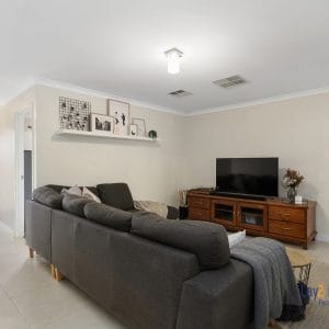33 Katanning Street Bayswater WA 6053. Spacious 4 Bed 2 Bath Family Home on 493sqm Block. - Image 8