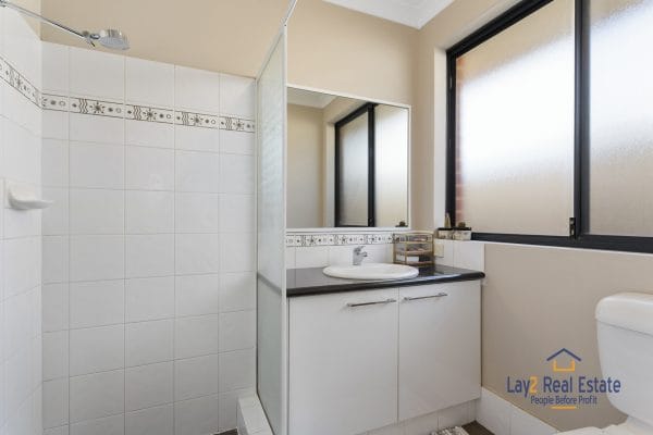 33 Katanning Street Bayswater WA 6053. Spacious 4 Bed 2 Bath Family Home on 493sqm Block. - Image 15