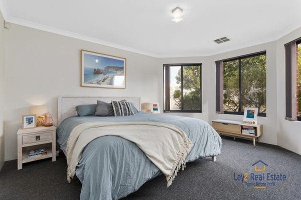 33 Katanning Street Bayswater WA 6053. Spacious 4 Bed 2 Bath Family Home on 493sqm Block. - Image 6