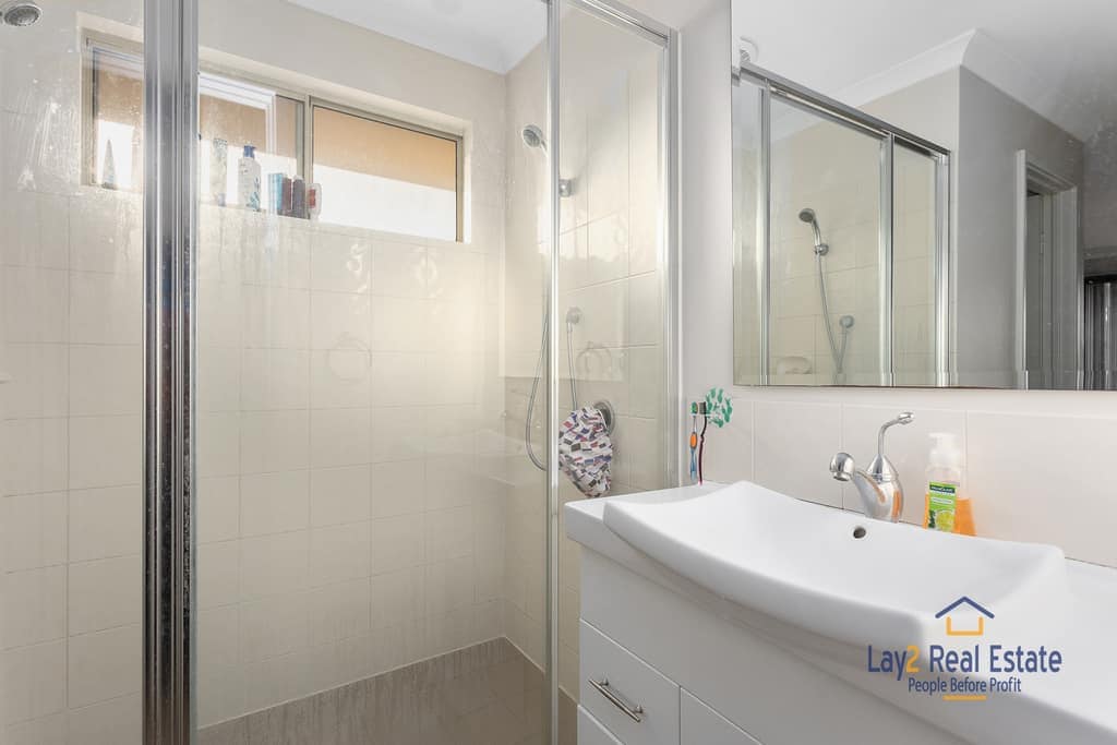 45 King William Street Bayswater WA 6053 Large 6 Bedroom 3 Bathroom in Village Precinct! - Image 13