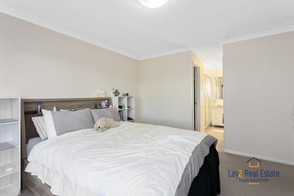 45 King William Street Bayswater WA 6053 Large 6 Bedroom 3 Bathroom in Village Precinct! - Image 11
