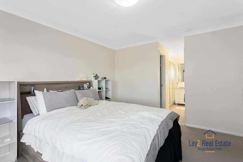 45 King William Street Bayswater WA 6053 Large 6 Bedroom 3 Bathroom in Village Precinct! - Image 11