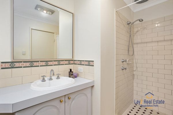 7/39 Langley Road Bayswater WA 6053 - Elevated 3 Bed 2 Bath Town House! - Image 13