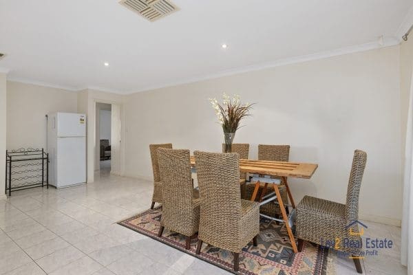 7/39 Langley Road Bayswater WA 6053 - Elevated 3 Bed 2 Bath Town House! - Image 4