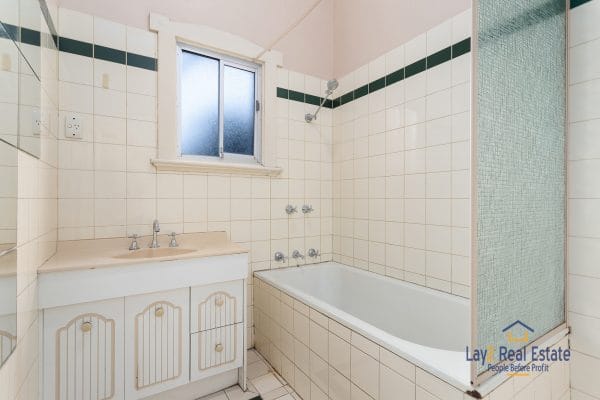 31 Avenell Road Bayswater WA 6053 Brick Character Cottage! - Image 13