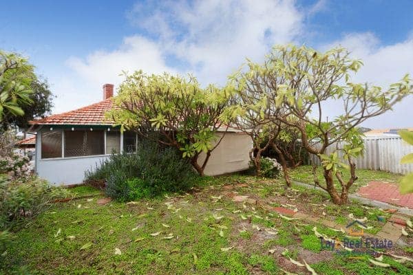 31 Avenell Road Bayswater WA 6053 Brick Character Cottage! - Image 15
