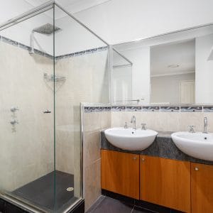 1B Aughton Street Bayswater. Modern 4 x 2 Two Storey. Main Bedroom & Ensuite downstairs - Image 11