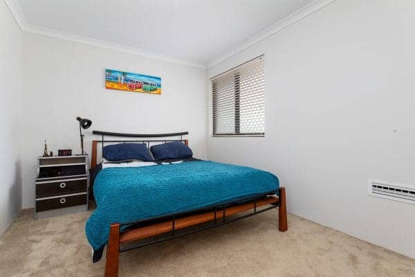 1B Aughton Street Bayswater. Modern 4 x 2 Two Storey. Main Bedroom & Ensuite downstairs - Image 15