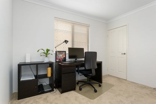 1B Aughton Street Bayswater. Modern 4 x 2 Two Storey. Main Bedroom & Ensuite downstairs - Image 12