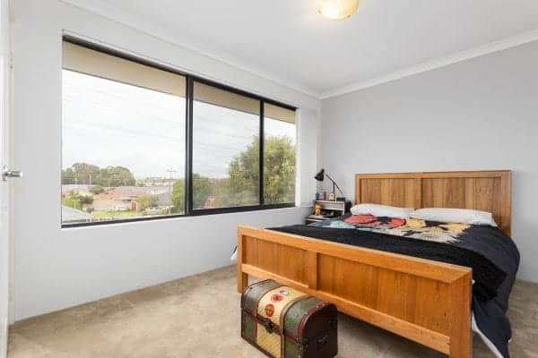 1B Aughton Street Bayswater. Modern 4 x 2 Two Storey. Main Bedroom & Ensuite downstairs - Image 14