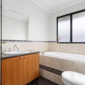1B Aughton Street Bayswater. Modern 4 x 2 Two Storey. Main Bedroom & Ensuite downstairs - Image 16