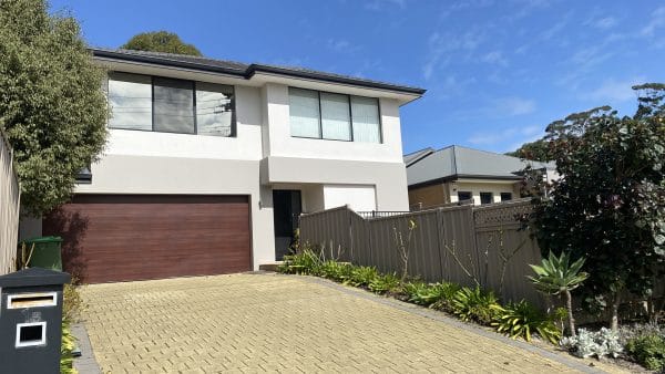 1B Aughton Street Bayswater. Modern 4 x 2 Two Storey. Main Bedroom & Ensuite downstairs - Image 2