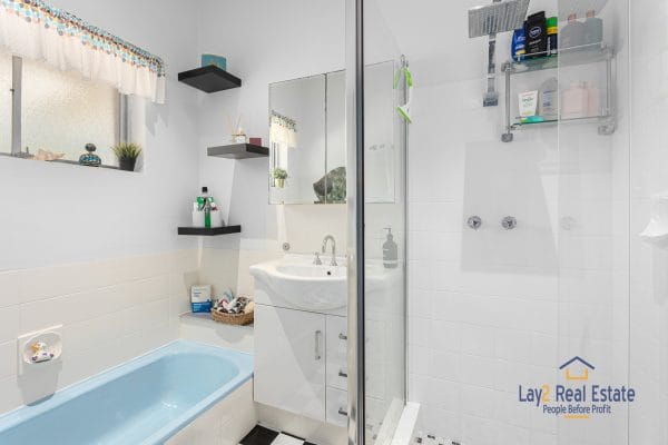 53 Slade Street, Bayswater.  BIG Block, Brick Home, Bayswater Village Location. - Image 14