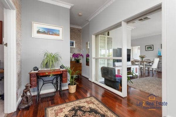 53 Slade Street, Bayswater.  BIG Block, Brick Home, Bayswater Village Location. - Image 6