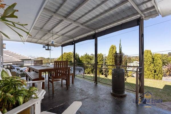 53 Slade Street, Bayswater.  BIG Block, Brick Home, Bayswater Village Location. - Image 4