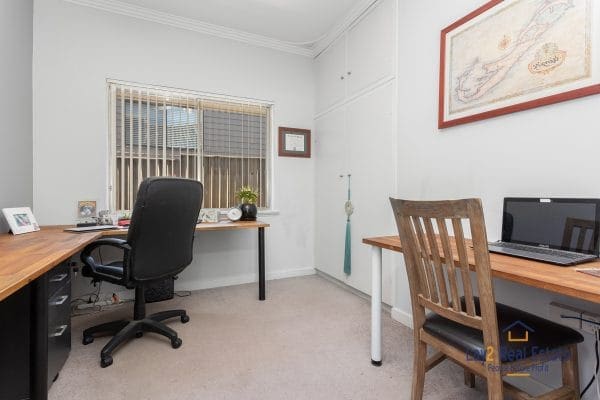 53 Slade Street, Bayswater.  BIG Block, Brick Home, Bayswater Village Location. - Image 17