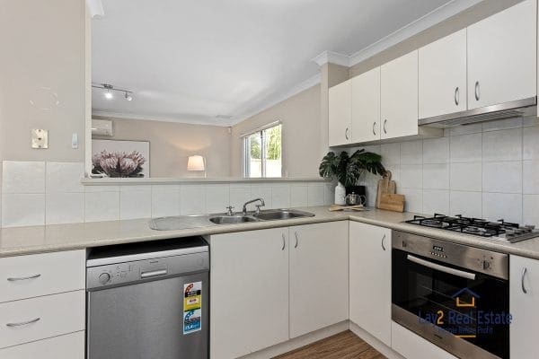 2/29 Beechboro Road South Bayswater WA 6053 3 Bed 2 Bath Townhouse Bayswater Village Location - Image 5