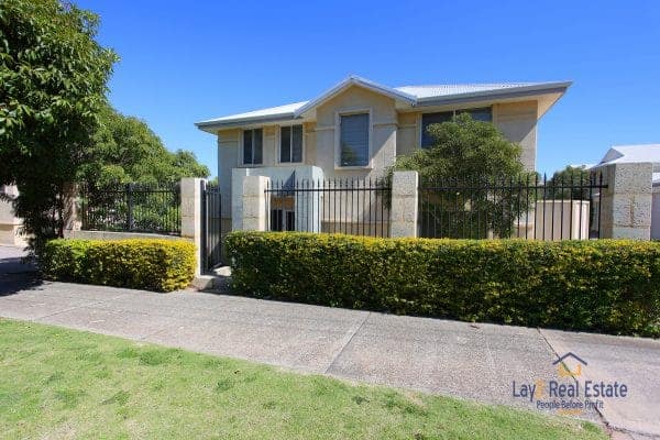 2/29 Beechboro Road South Bayswater WA 6053 3 Bed 2 Bath Townhouse Bayswater Village Location