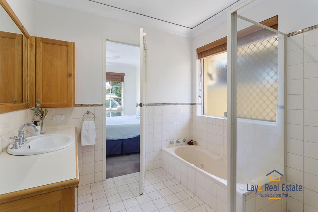 36 Rugby Street Bassendean WA 6054 Fabulous 4 Bed Family Home on 684sqm Block! - Image 7