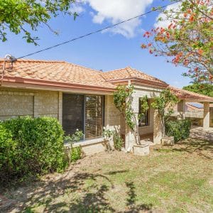 28 Paterson Street Bayswater WA 6053 Family Size Home, Walk to Chisholm. - Image 4