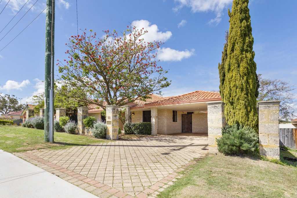 28 Paterson Street Bayswater WA 6053 Family Size Home, Walk to Chisholm. - Image 5