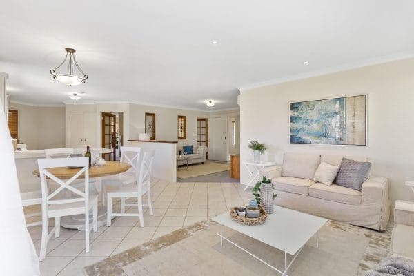 28 Paterson Street Bayswater WA 6053 Family Size Home, Walk to Chisholm.