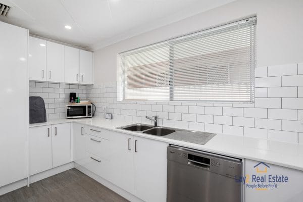 26 Babington Crescent Bayswater WA 6053 - Light, Bright, Renovated 3 x 2 on Easy Care Block - Image 8